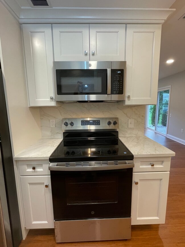 293B Sharon Way