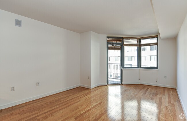 Building Photo - Gorgeous Studio w/ Hardwoods & Balcony Unit 505 Rental