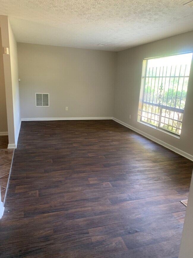 Photo - 7095 Birling Dr