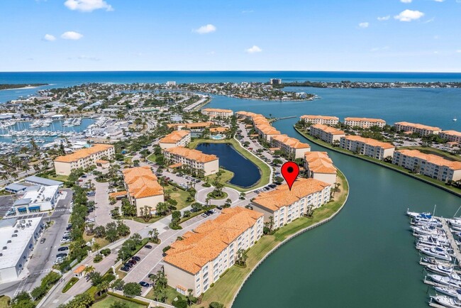 Building Photo - 9 Harbour Isle Dr E Unit 103 Rental