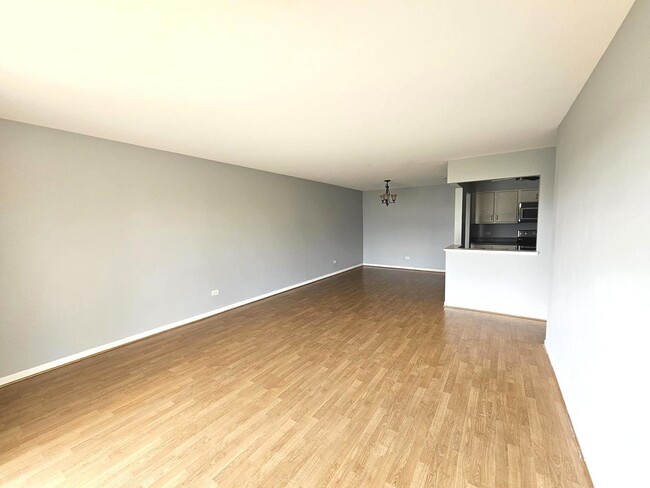 Photo - 1018 Castilian Ct Unidad 205