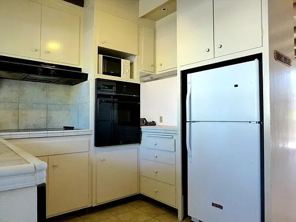 Building Photo - "Charming 1-Bedroom Retreat in Desirable Palo Alto Location!"