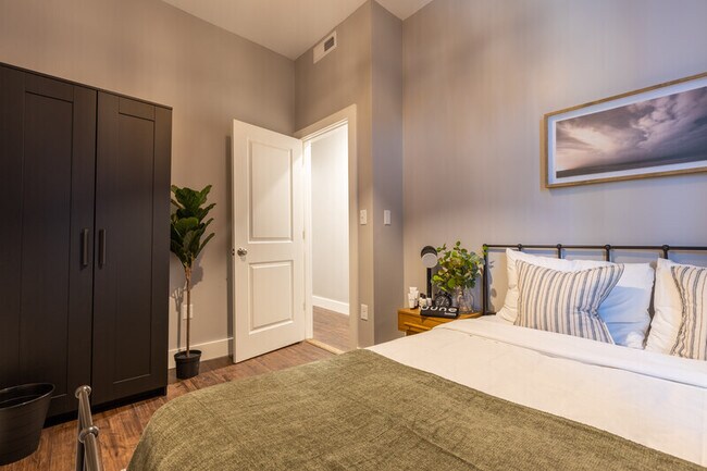 870 E 5th St Unit 1