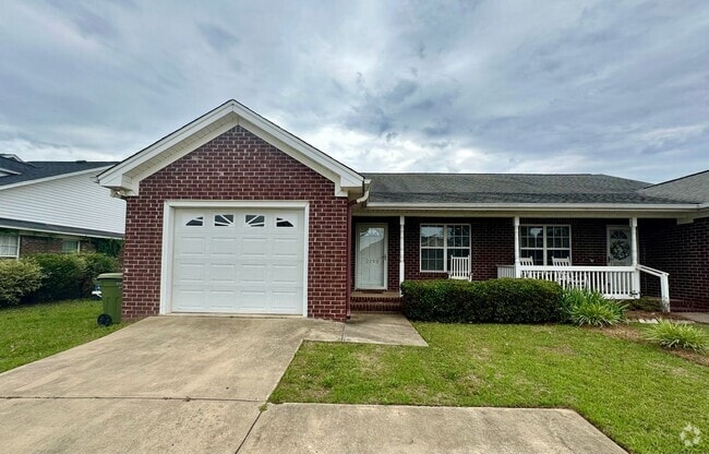 Building Photo - Conveniently Located Duplex! Rental