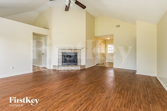 Photo - 3305 Country Creek Ln