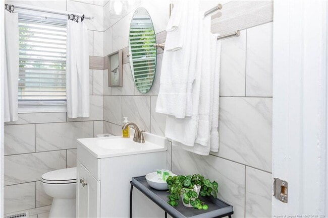 Photo - 1805 Wayne Ln