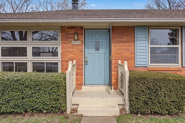 Photo - Mid Century Modern in Donelson with 4 bed 2bath, pet friendly, 2 car garage, and potential music ...
