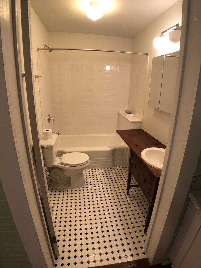 Photo - 217 - 219 Lavoisier St