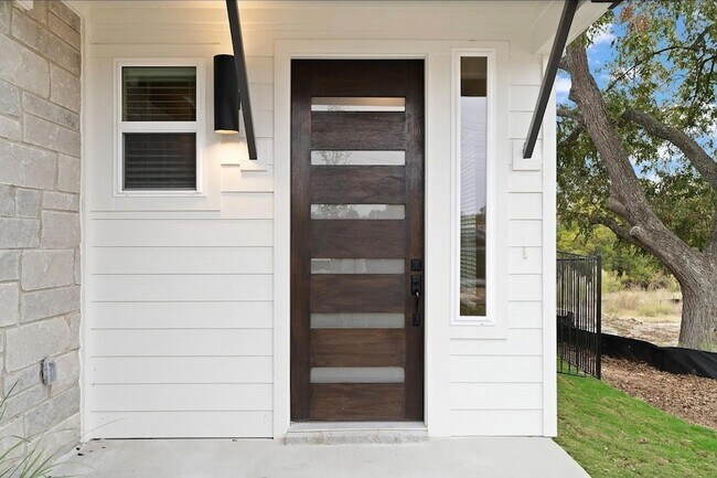 Photo - 1612 Kit Cir