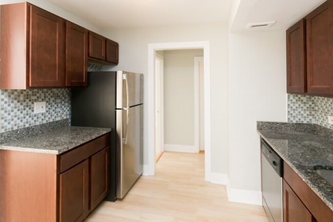 Photo - 450 W Wellington Ave Unit E2