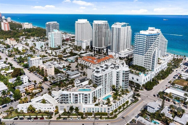 Building Photo - 401 N Birch Rd