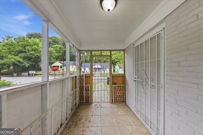 Photo - 154 Lawton St SW
