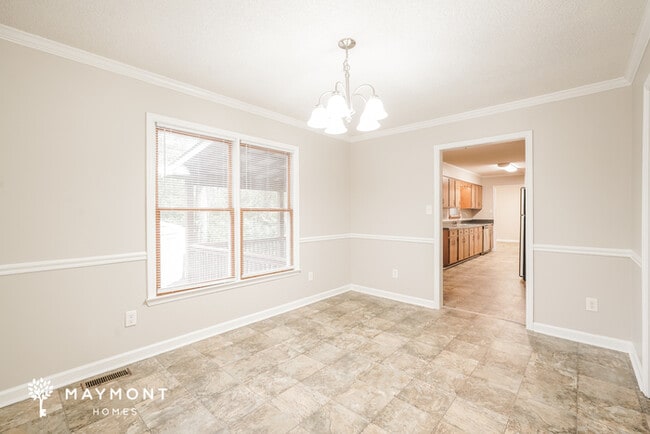 Photo - 219 Creekview Cir