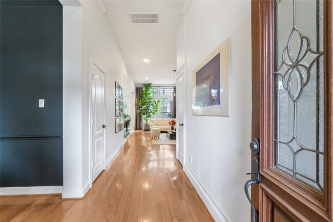 Photo - 1611 Lakeside Enclave Dr