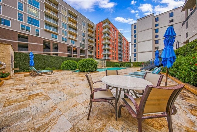 Photo - 1005 S Shepherd Dr Unit 210