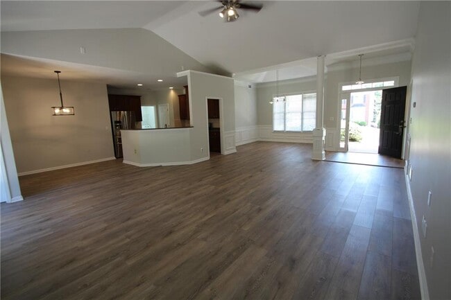 Photo - 258 Brookcliff Dr NE
