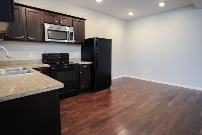 Photo - 459 S Main Ave