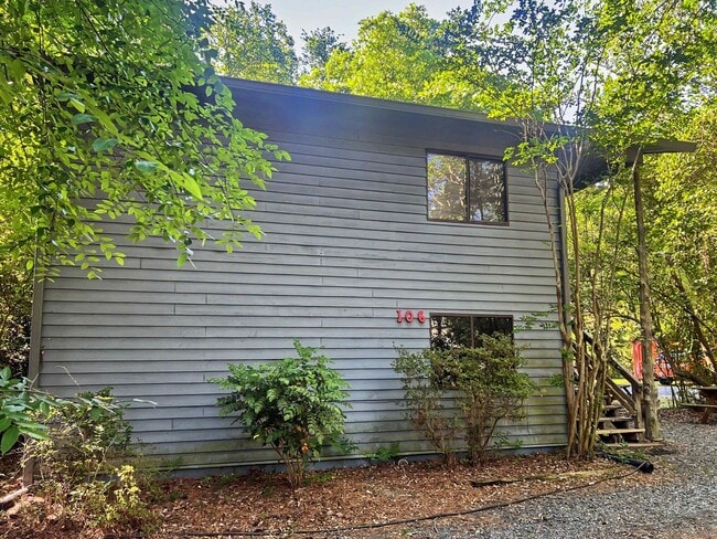 Building Photo - 106 Pleasant Dr Unit A