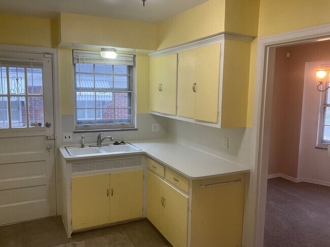 Photo - 907 Golfview Ave