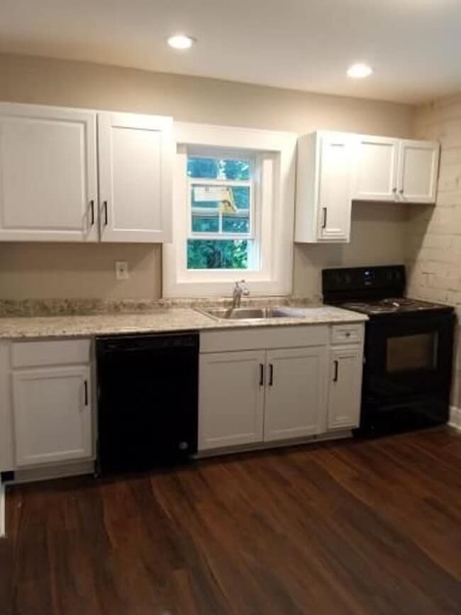 Building Photo - 384 Sunset Ave NW Unit 4 Rental