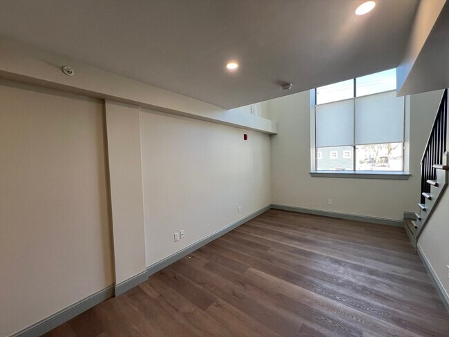 Photo - 160 Seabury St Unit 40