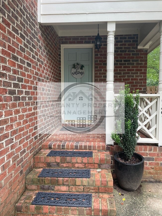 Photo - 639 Greenwood Cir