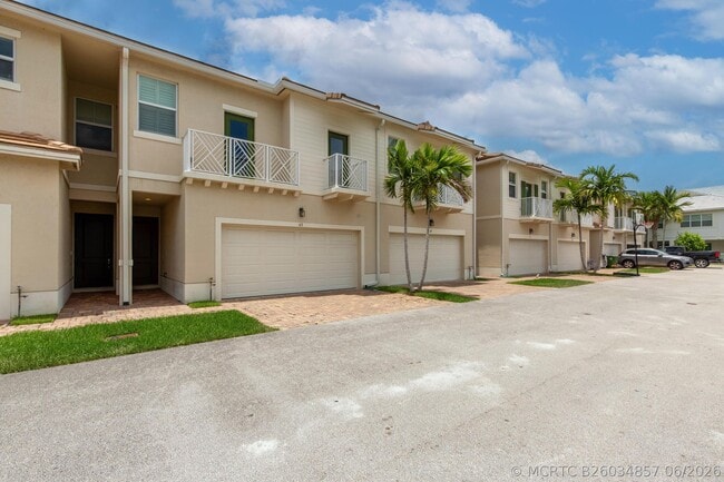 63 Dogwood Ct