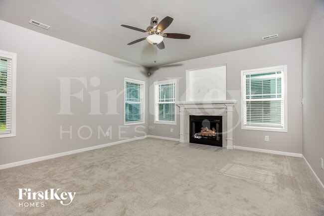 Photo - 171 Winter Red Wy