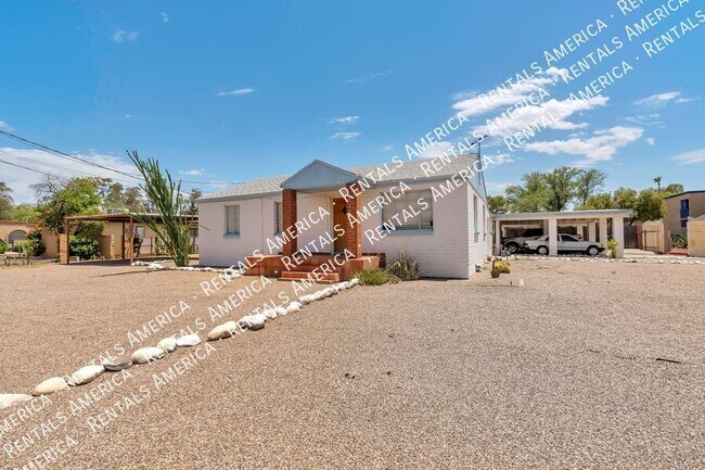 Photo - 301 W Roger Rd Casa