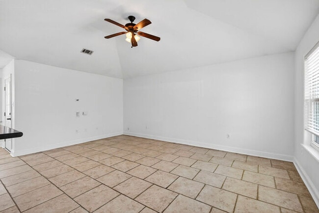 Photo - 15116 Rosewood St