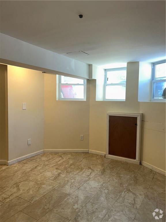 Building Photo - 347 Martense St Rental