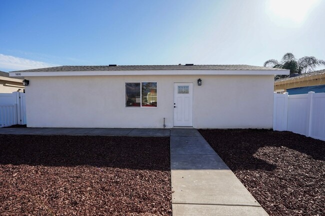 Building Photo - 1600 E Columbia Ave Unit 1600 E Columbia Avenue