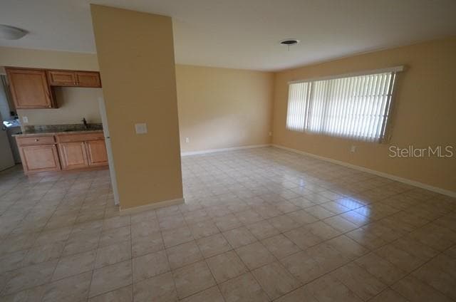 612 Shamrock Blvd