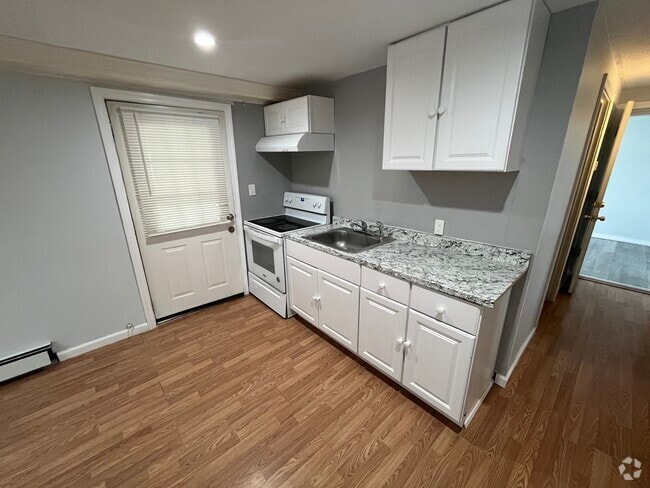 Building Photo - 23 Deville Dr Unit first floor Rental