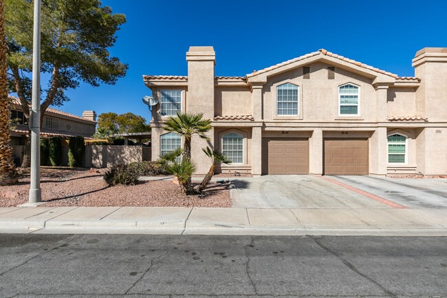 Upgraded 2-Story Townhome in Henderson – S... - Upgraded 2-Story Townhome in Henderson – S...