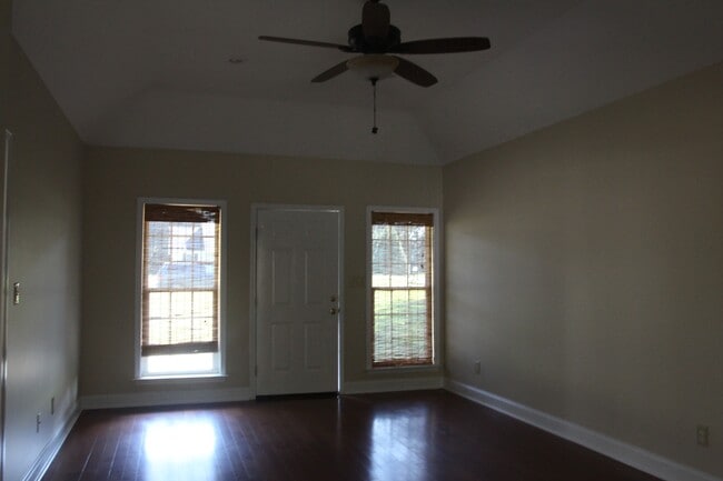 104 Aubry Ct