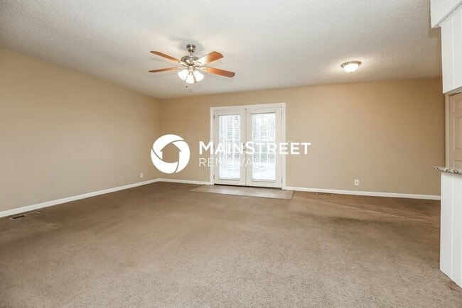 Photo - 3 Bedroom Pet-Friendly Home in Antioch, TN with Main Street Renewal