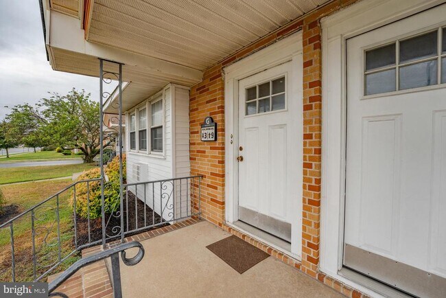 Photo - 703 N Oxford Ave Unidad G9