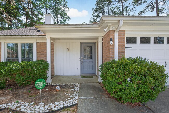 Photo - 35 Sheep Meadow Pl