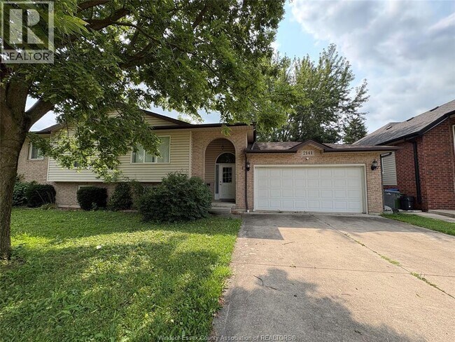 Photo - 2141 Longfellow Ave