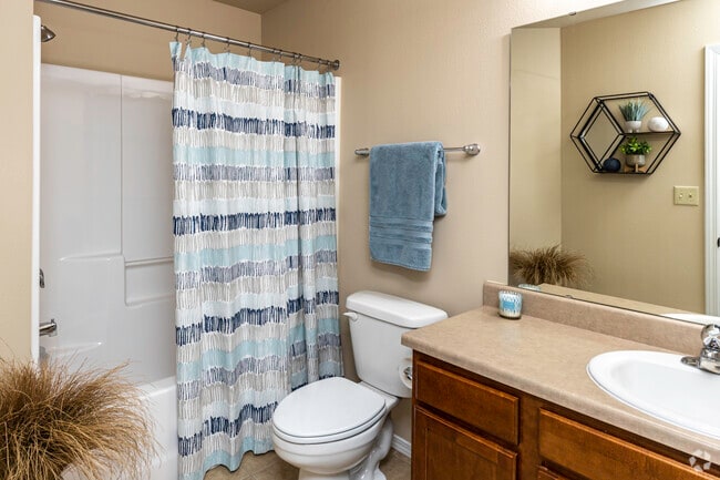 2BR, 2BA - 1162SF