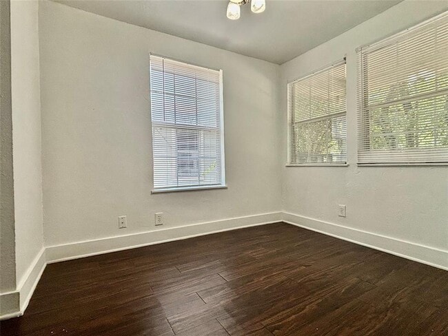 Photo - 1205 Olander St