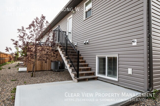 Photo - Modern and stylish three-bedroom townhouse!