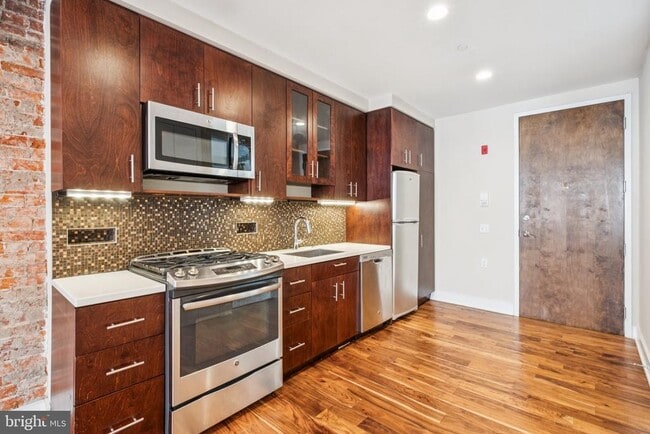 Photo - 131 S 13th St Unit 3F