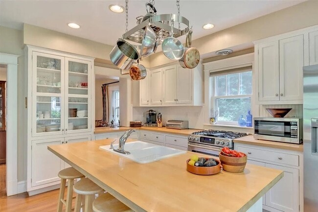 Photo - Charming & Pet-Friendly Downtown Gem