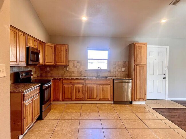 Photo - 8113 Chesham Dr