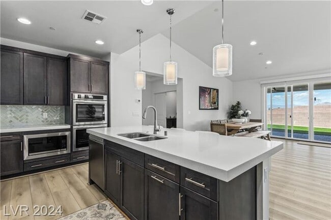 Photo - Elevated Desert Living with Strip & Mountain Views – Fully Furnished 6-Bedroom Retreat!