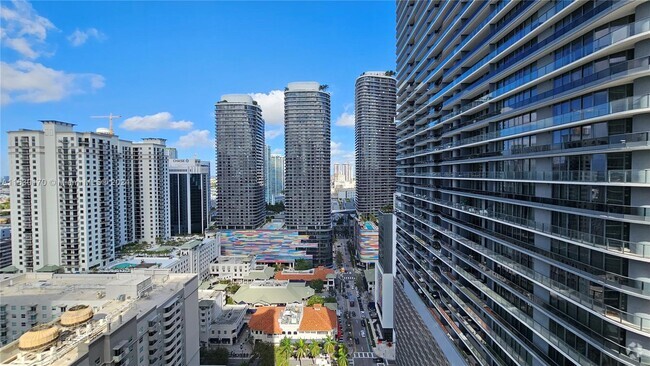 Building Photo - 1100S S Miami Ave Unit 2810 Rental