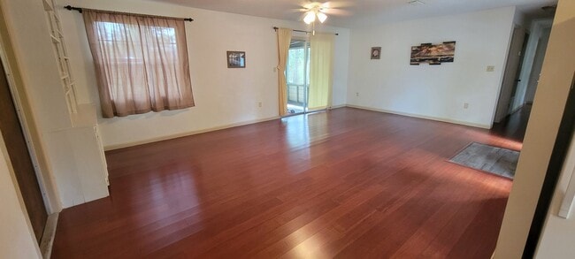 Photo - 3/2 Home in Vastavia Subdivision