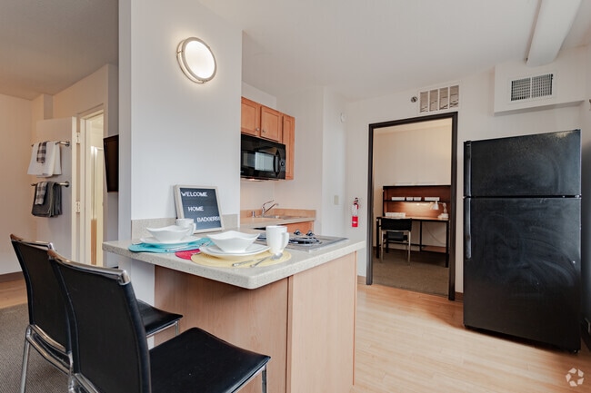 2BR, 2BA